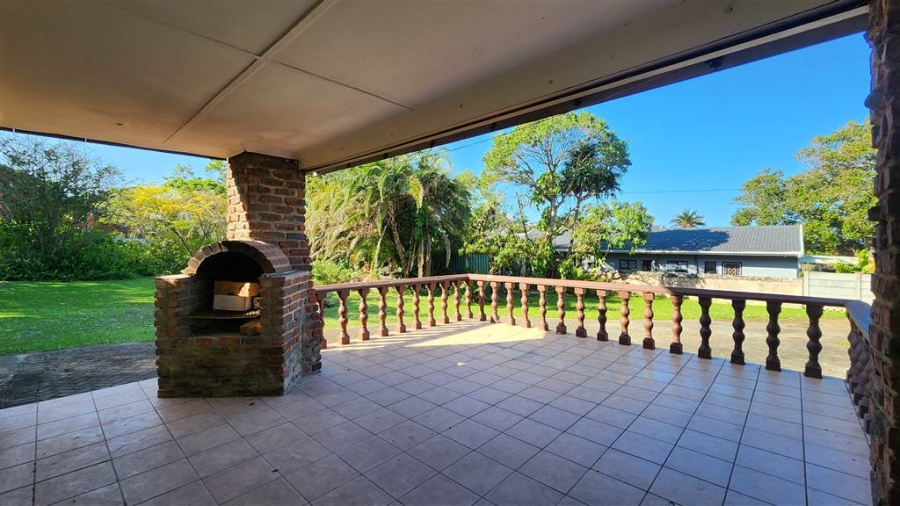 4 Bedroom Property for Sale in St Michaels On Sea KwaZulu-Natal