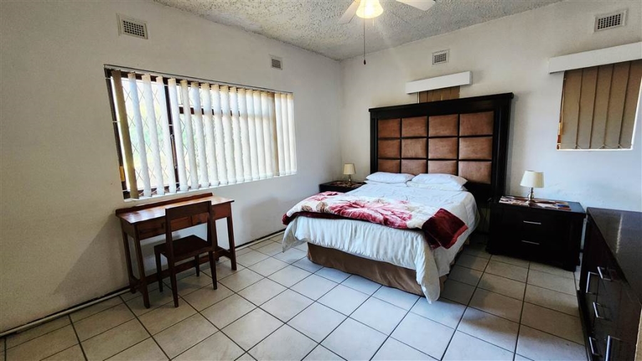4 Bedroom Property for Sale in St Michaels On Sea KwaZulu-Natal