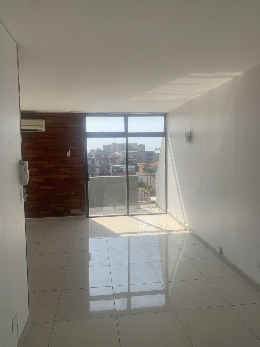 To Let 3 Bedroom Property for Rent in Essenwood KwaZulu-Natal