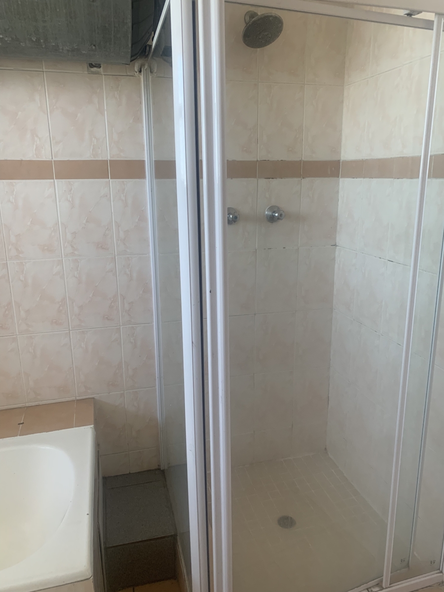 To Let 3 Bedroom Property for Rent in Essenwood KwaZulu-Natal