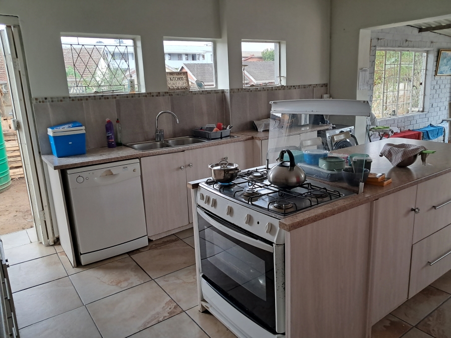 6 Bedroom Property for Sale in Scottsville KwaZulu-Natal