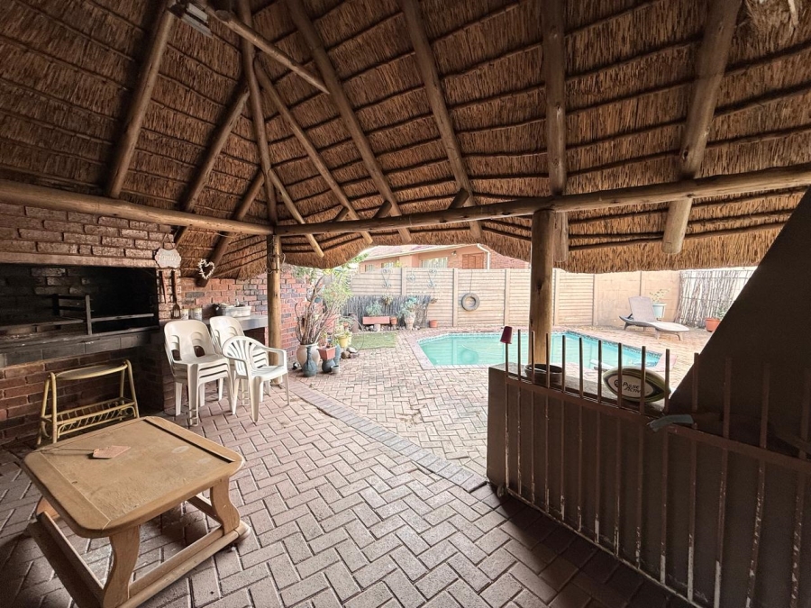 4 Bedroom Property for Sale in Barry Hertzog Park KwaZulu-Natal