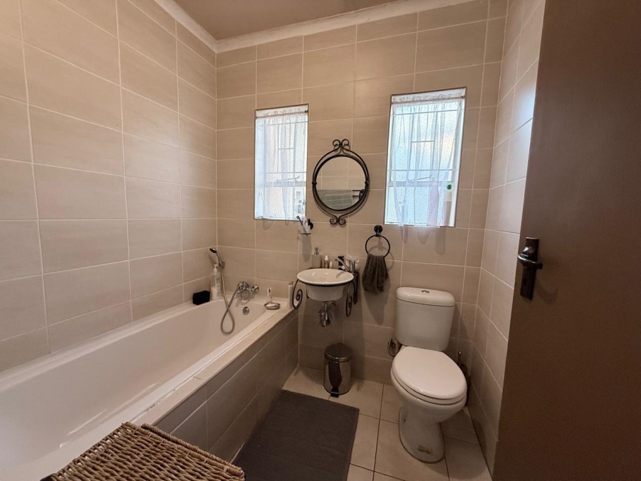 4 Bedroom Property for Sale in Barry Hertzog Park KwaZulu-Natal