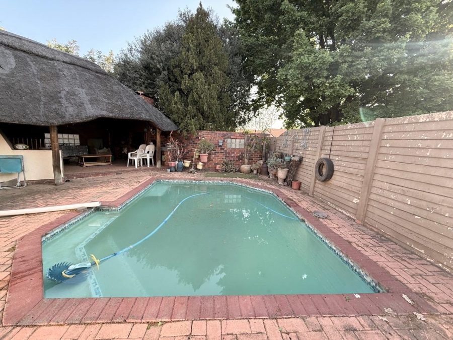 4 Bedroom Property for Sale in Barry Hertzog Park KwaZulu-Natal