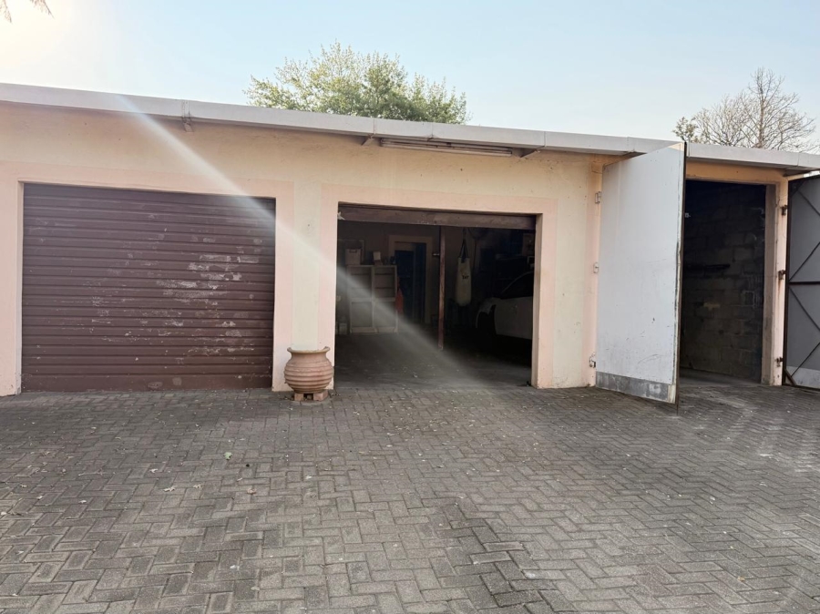 4 Bedroom Property for Sale in Barry Hertzog Park KwaZulu-Natal