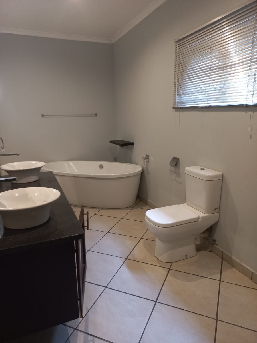 To Let 4 Bedroom Property for Rent in Meer En See KwaZulu-Natal