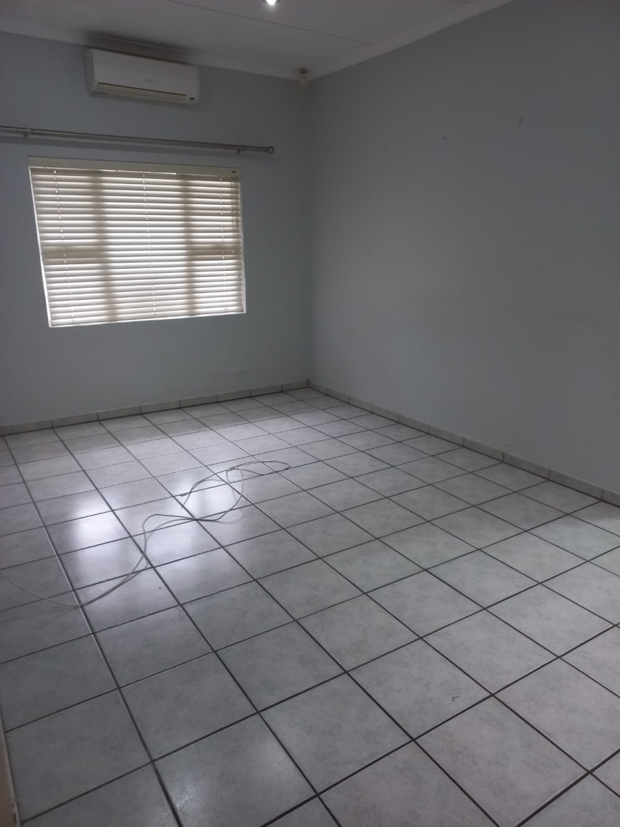 To Let 4 Bedroom Property for Rent in Meer En See KwaZulu-Natal