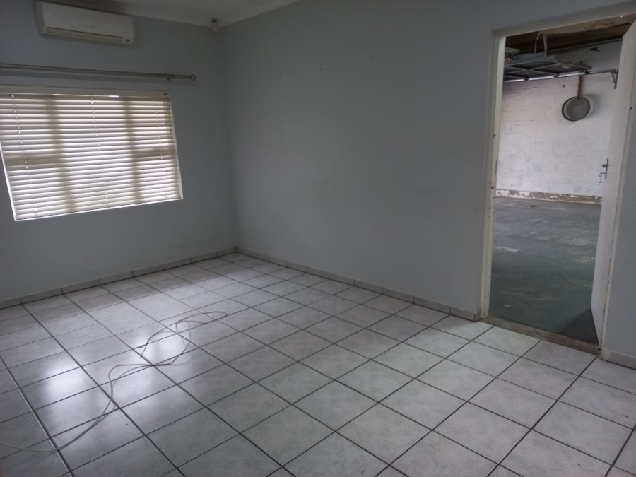 To Let 4 Bedroom Property for Rent in Meer En See KwaZulu-Natal