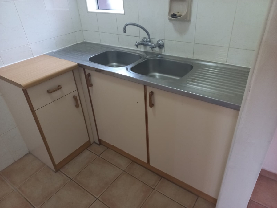 To Let 1 Bedroom Property for Rent in Bluff KwaZulu-Natal