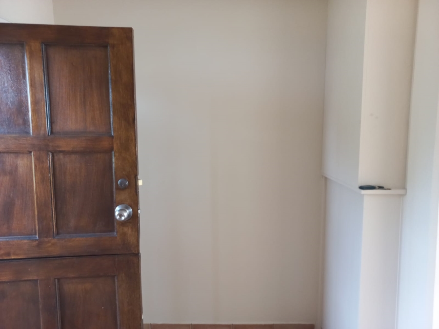 To Let 1 Bedroom Property for Rent in Bluff KwaZulu-Natal