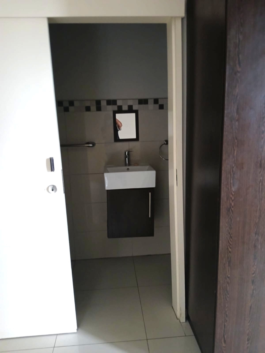To Let 2 Bedroom Property for Rent in New Town Centre KwaZulu-Natal
