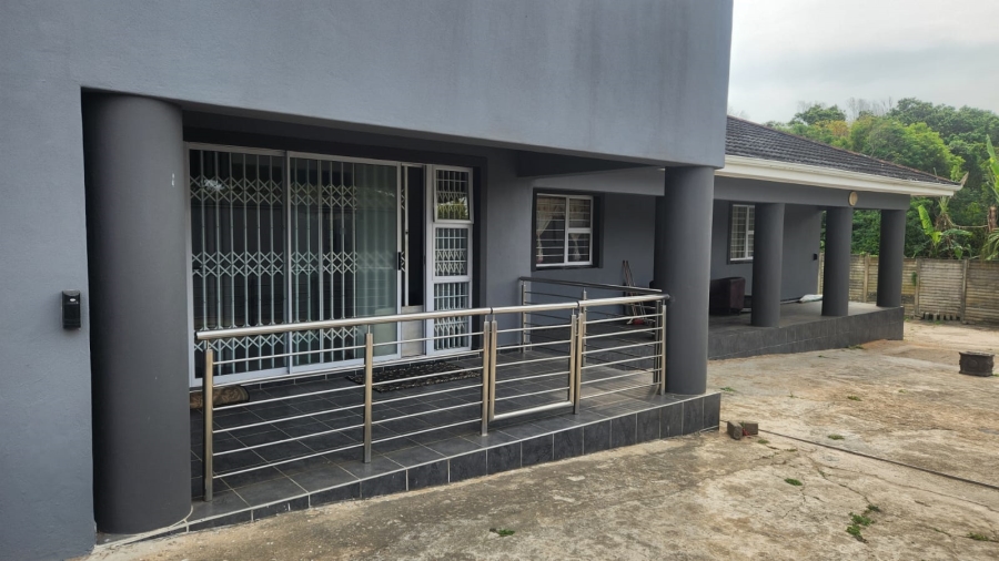 6 Bedroom Property for Sale in Umtentweni KwaZulu-Natal