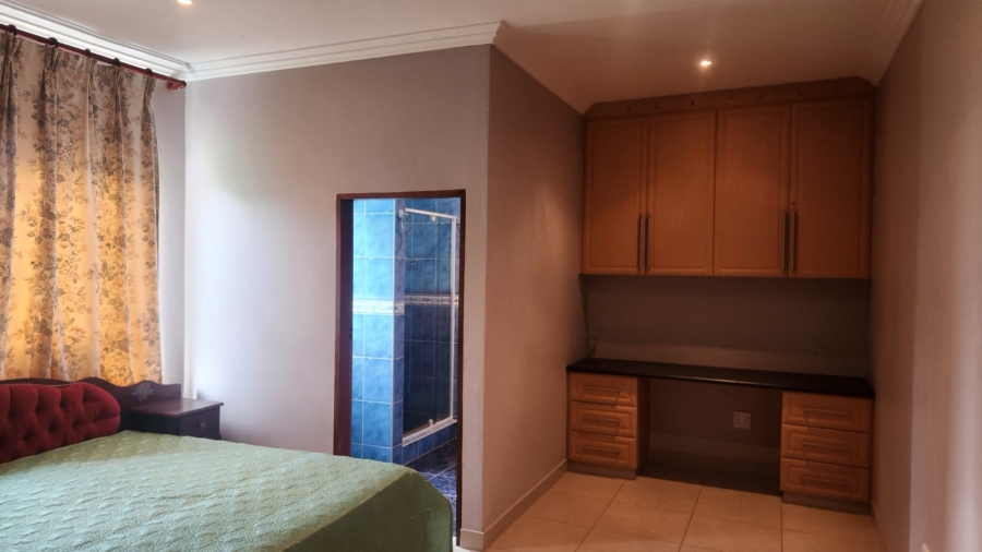 6 Bedroom Property for Sale in Umtentweni KwaZulu-Natal