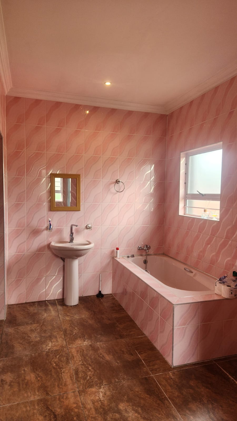 6 Bedroom Property for Sale in Umtentweni KwaZulu-Natal