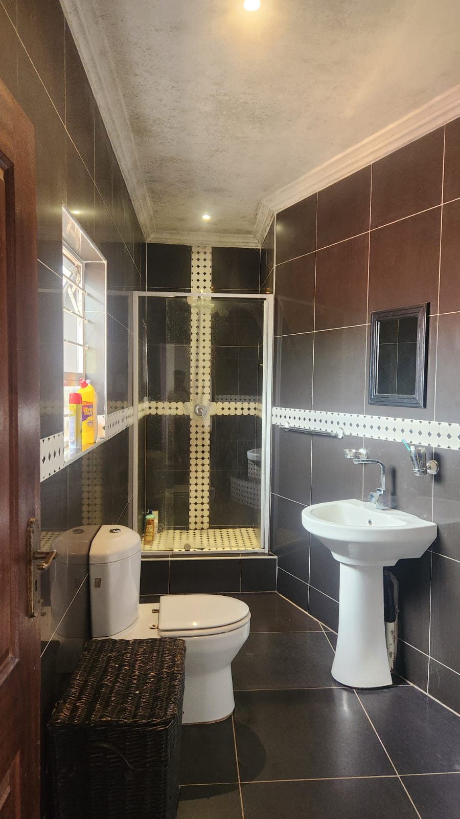 6 Bedroom Property for Sale in Umtentweni KwaZulu-Natal