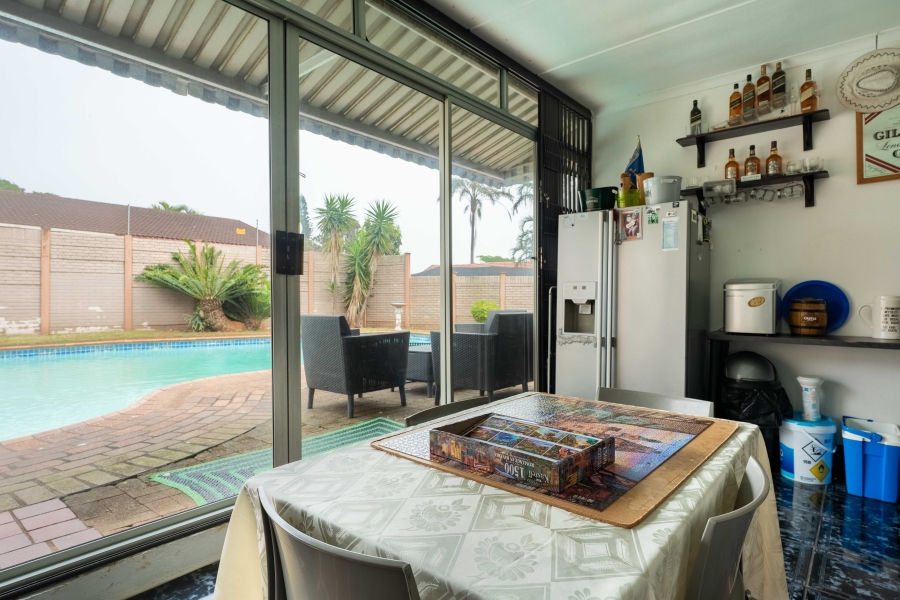 4 Bedroom Property for Sale in Illovo Beach KwaZulu-Natal