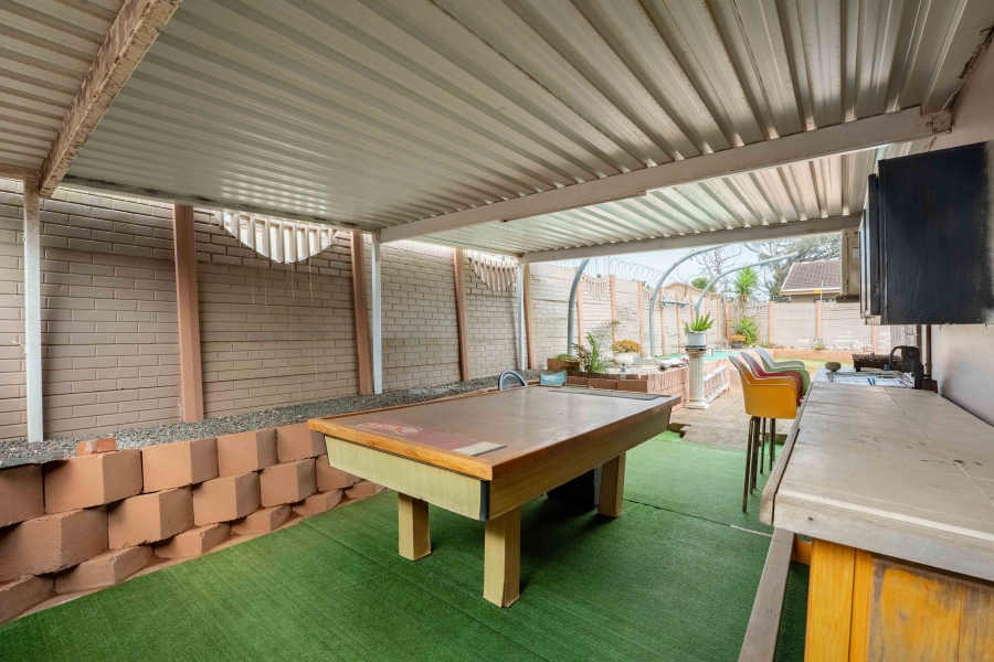 4 Bedroom Property for Sale in Illovo Beach KwaZulu-Natal