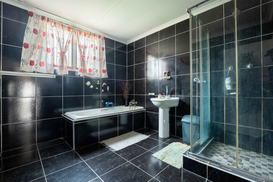 4 Bedroom Property for Sale in Illovo Beach KwaZulu-Natal
