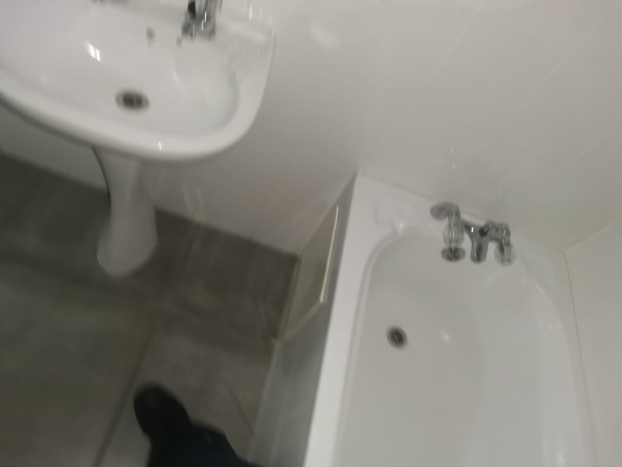To Let 1 Bedroom Property for Rent in Bluff KwaZulu-Natal