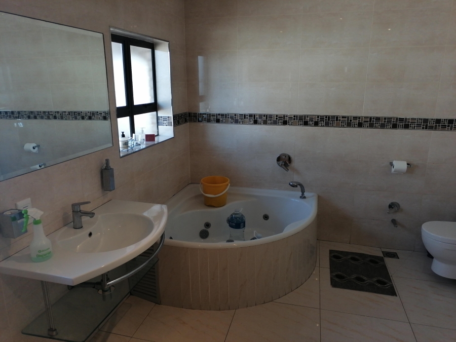 6 Bedroom Property for Sale in Westville Central KwaZulu-Natal
