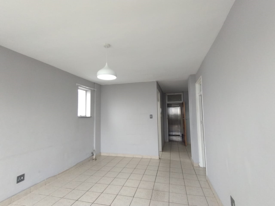 To Let 1 Bedroom Property for Rent in Essenwood KwaZulu-Natal