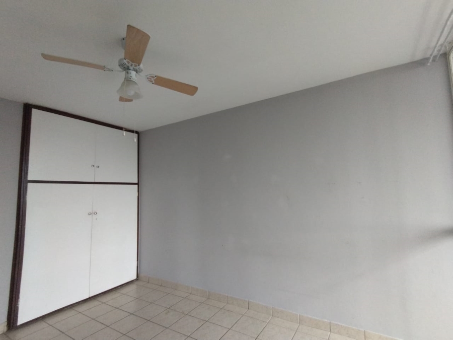 To Let 1 Bedroom Property for Rent in Essenwood KwaZulu-Natal