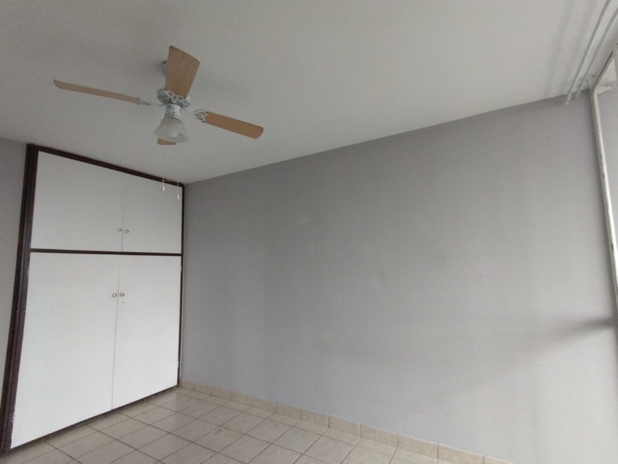To Let 1 Bedroom Property for Rent in Essenwood KwaZulu-Natal