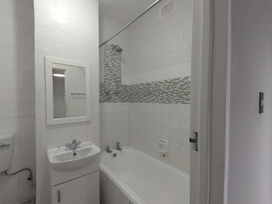 To Let 1 Bedroom Property for Rent in Essenwood KwaZulu-Natal