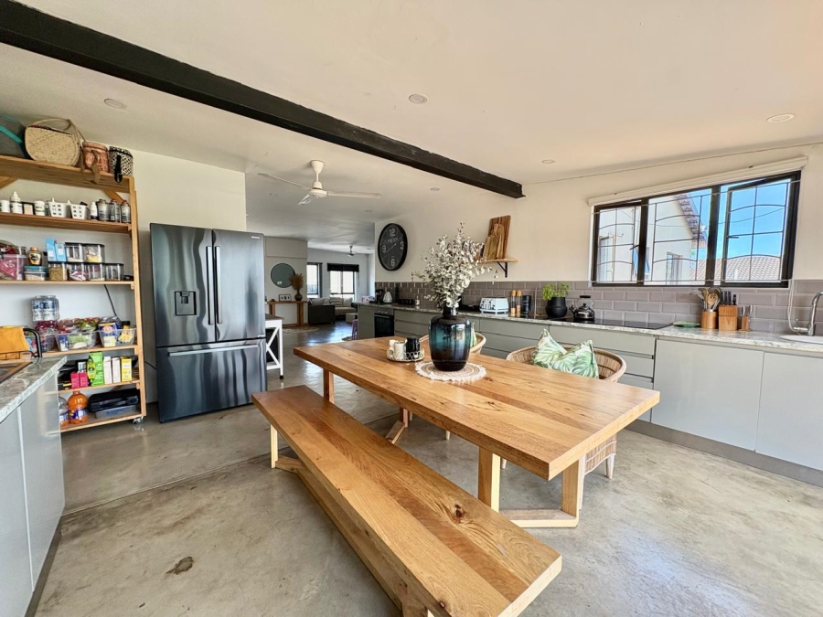 To Let 3 Bedroom Property for Rent in Sheffield Beach KwaZulu-Natal