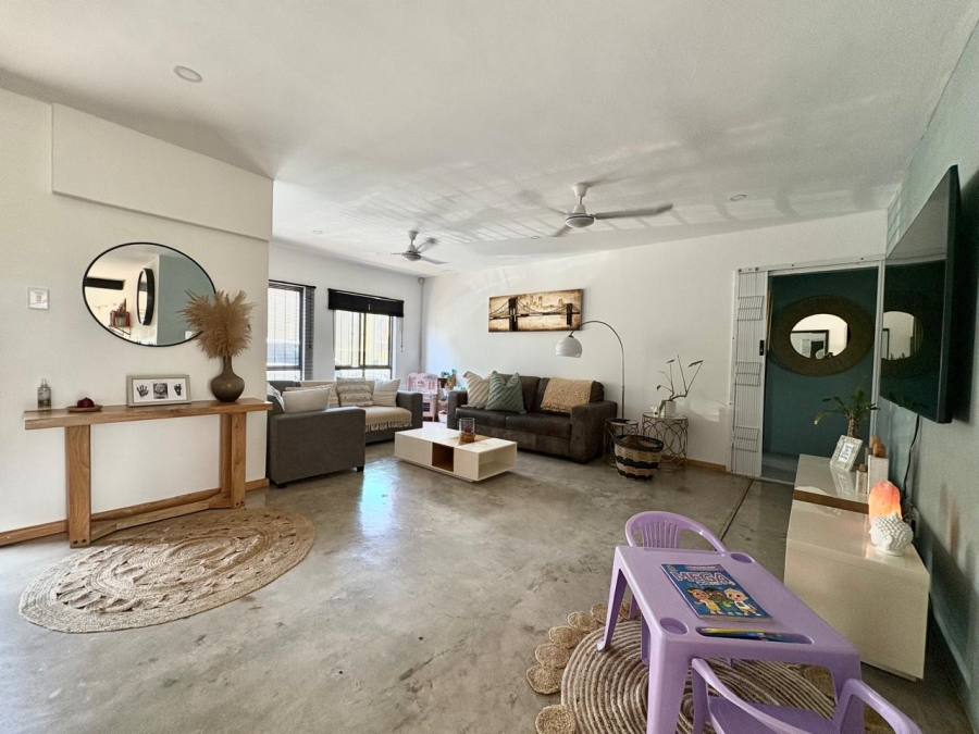 To Let 3 Bedroom Property for Rent in Sheffield Beach KwaZulu-Natal