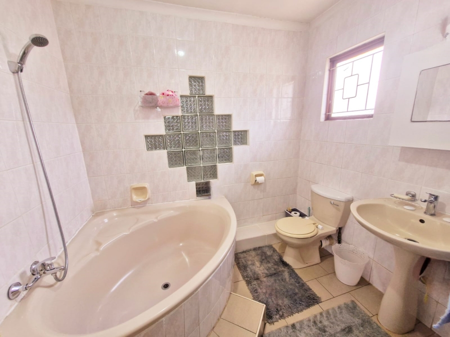5 Bedroom Property for Sale in Forest Haven KwaZulu-Natal