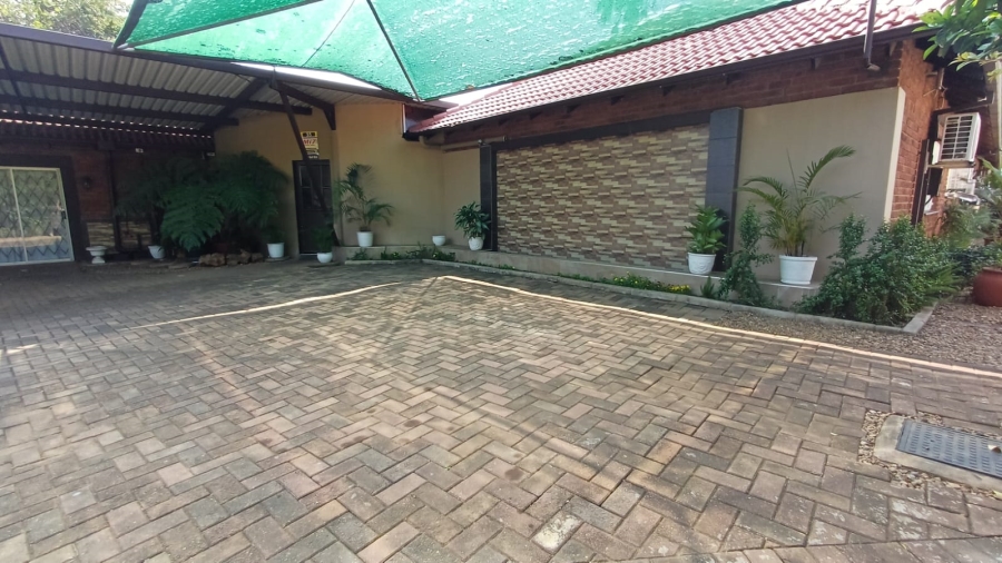 12 Bedroom Property for Sale in Hayfields KwaZulu-Natal