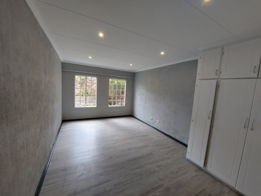3 Bedroom Property for Sale in Aviary Hill KwaZulu-Natal
