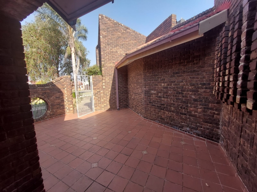 3 Bedroom Property for Sale in Lennoxton KwaZulu-Natal