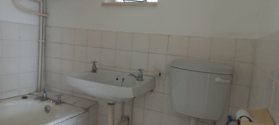 To Let 1 Bedroom Property for Rent in Essenwood KwaZulu-Natal