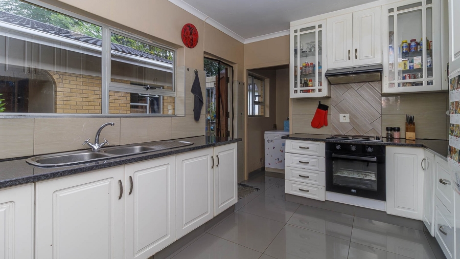 To Let 3 Bedroom Property for Rent in Waterfall KwaZulu-Natal