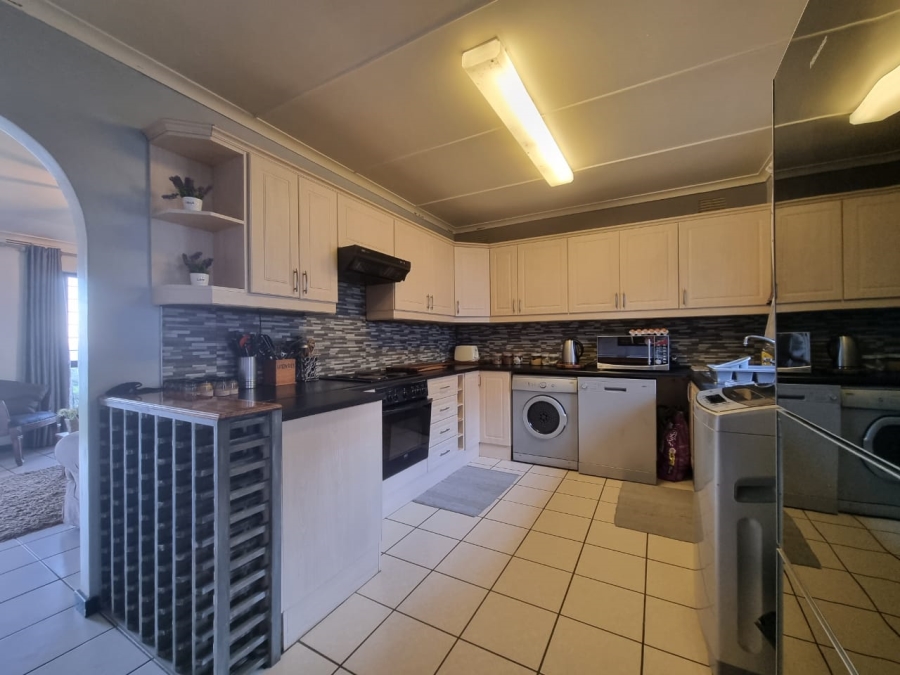 3 Bedroom Property for Sale in Amanzimtoti KwaZulu-Natal