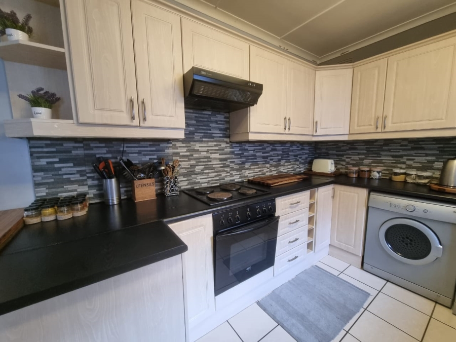 3 Bedroom Property for Sale in Amanzimtoti KwaZulu-Natal