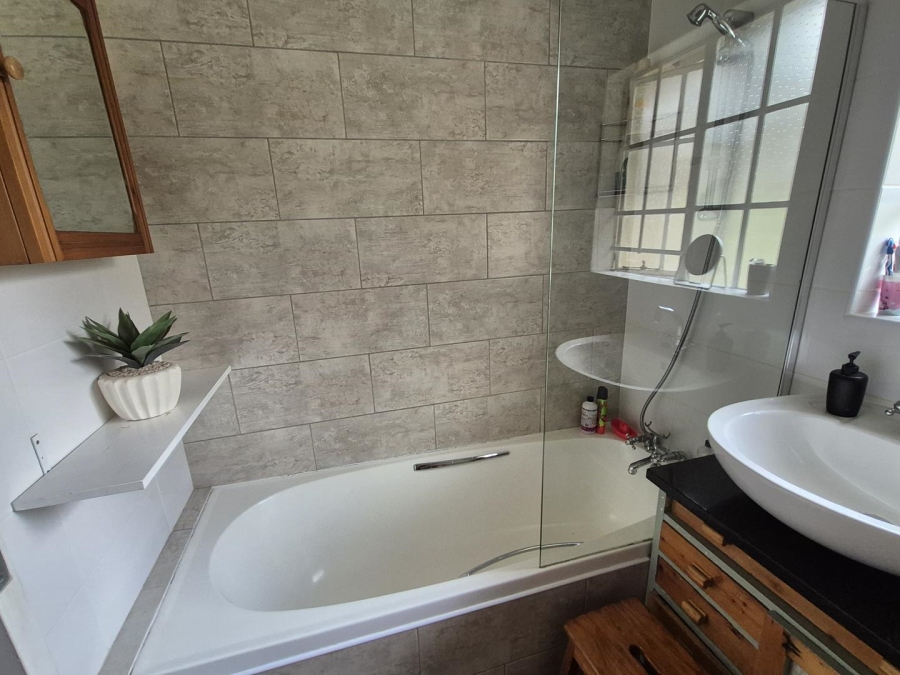3 Bedroom Property for Sale in Mountain Homes KwaZulu-Natal