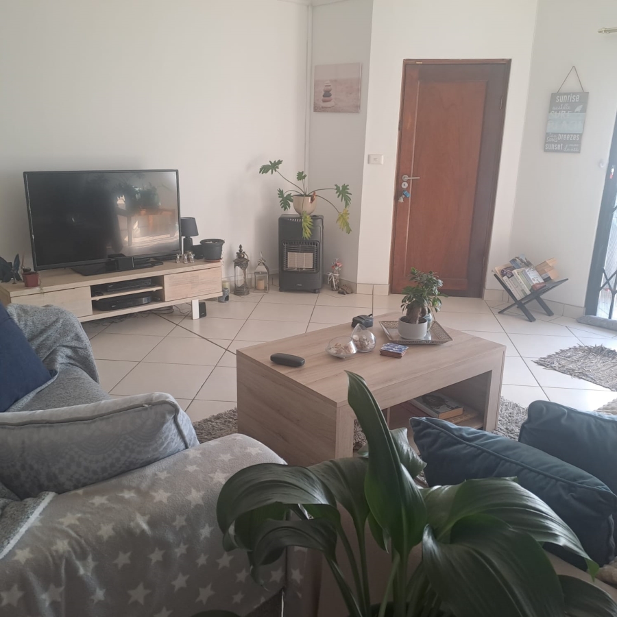 To Let 3 Bedroom Property for Rent in Westbrook KwaZulu-Natal