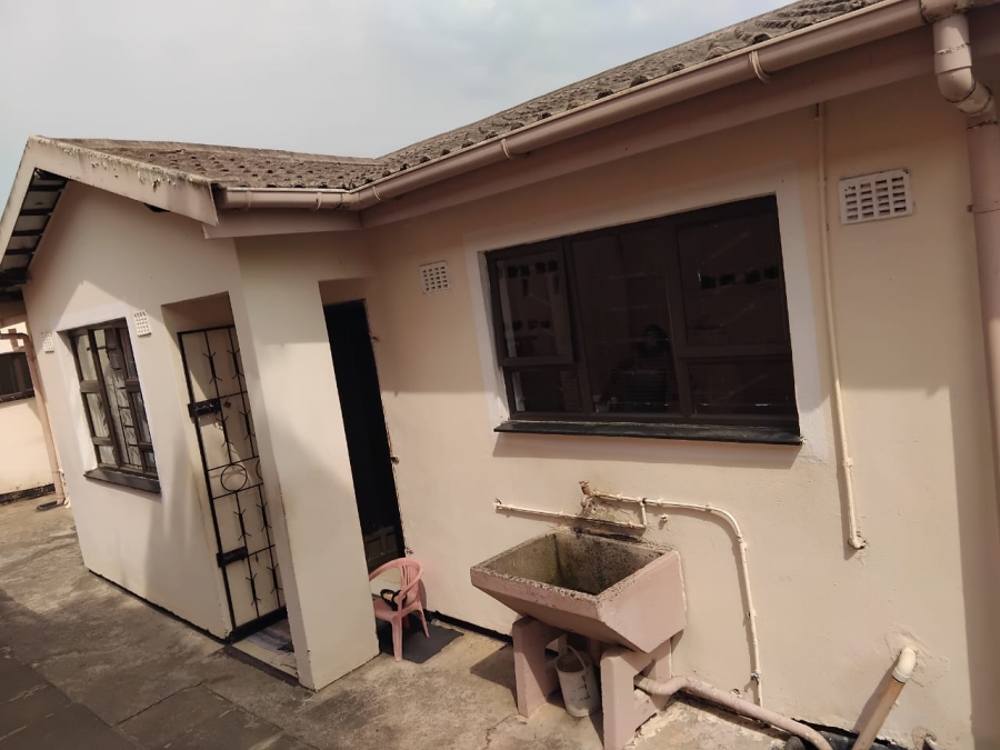 3 Bedroom Property for Sale in Umlazi Z KwaZulu-Natal