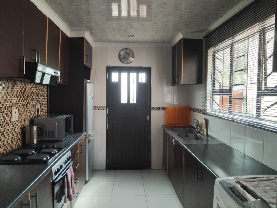 3 Bedroom Property for Sale in Umlazi Z KwaZulu-Natal