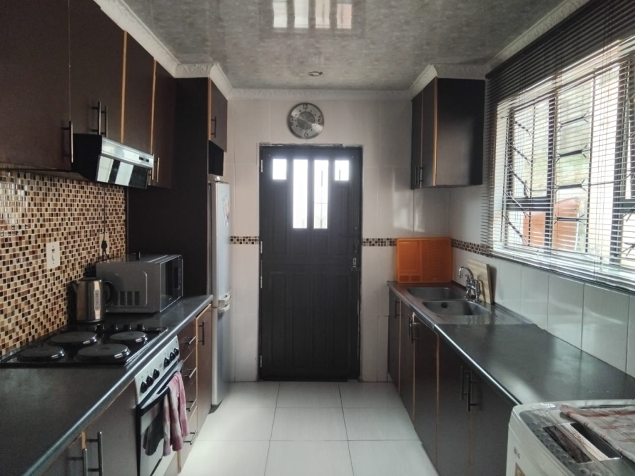 3 Bedroom Property for Sale in Umlazi Z KwaZulu-Natal