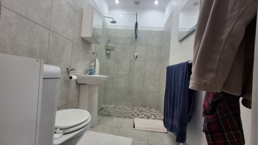4 Bedroom Property for Sale in Greendale KwaZulu-Natal