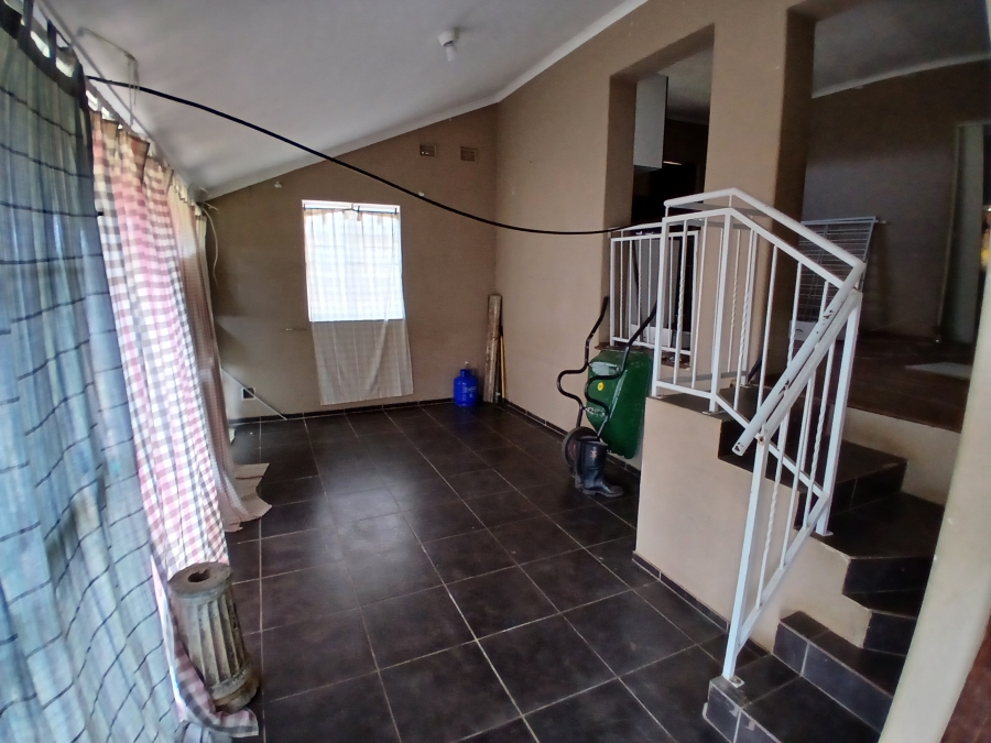 5 Bedroom Property for Sale in Sea View KwaZulu-Natal