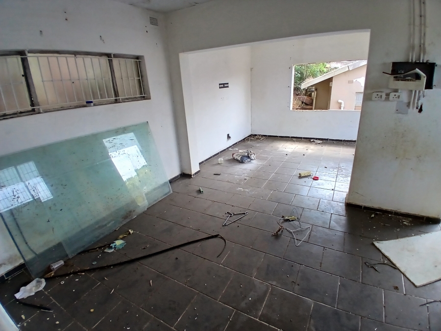 5 Bedroom Property for Sale in Sea View KwaZulu-Natal