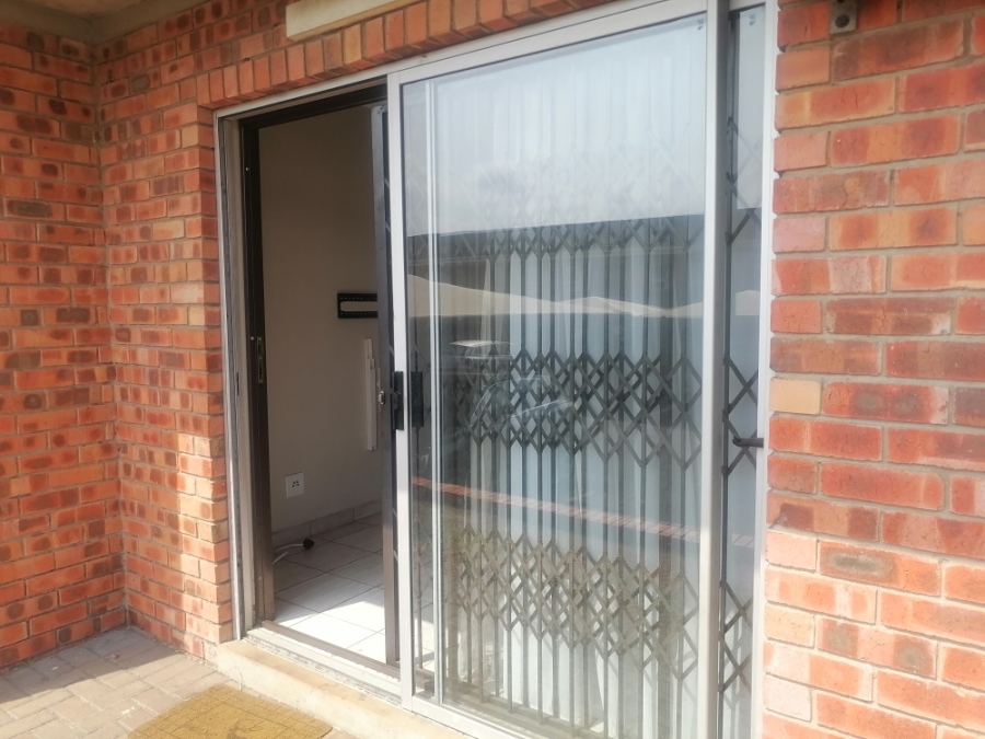 To Let 2 Bedroom Property for Rent in Empangeni Central KwaZulu-Natal