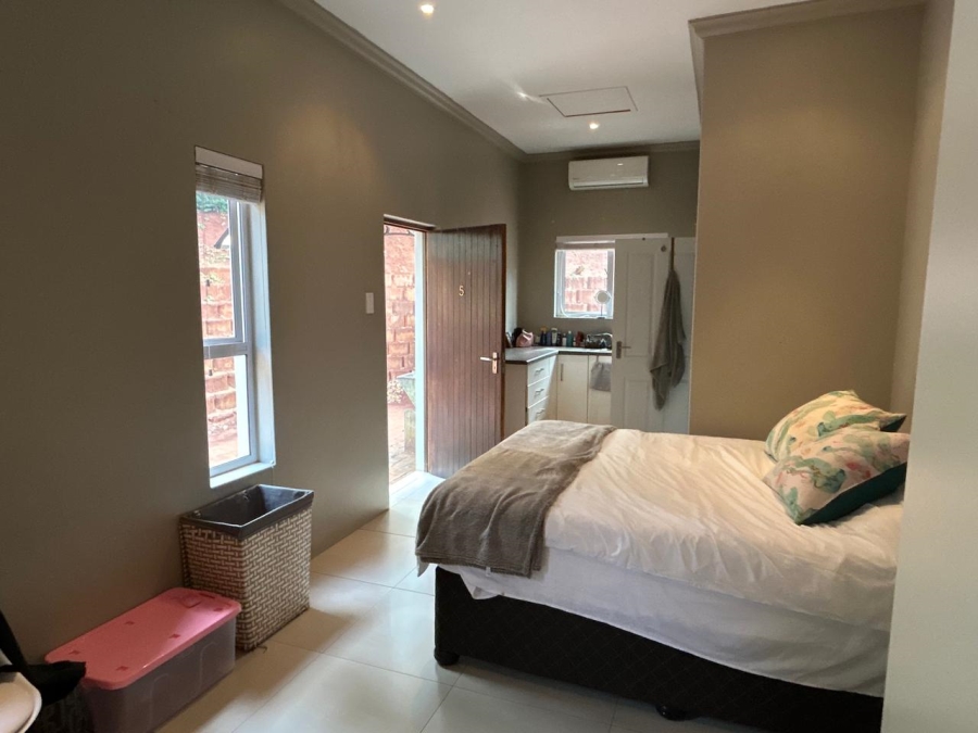 5 Bedroom Property for Sale in Zini River Estate KwaZulu-Natal