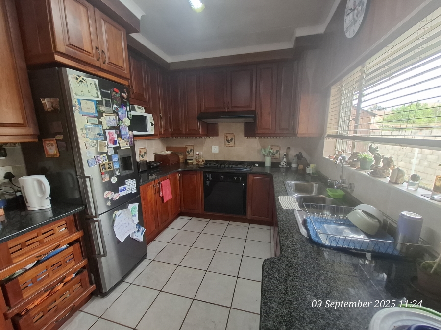 3 Bedroom Property for Sale in Pioneer Park KwaZulu-Natal