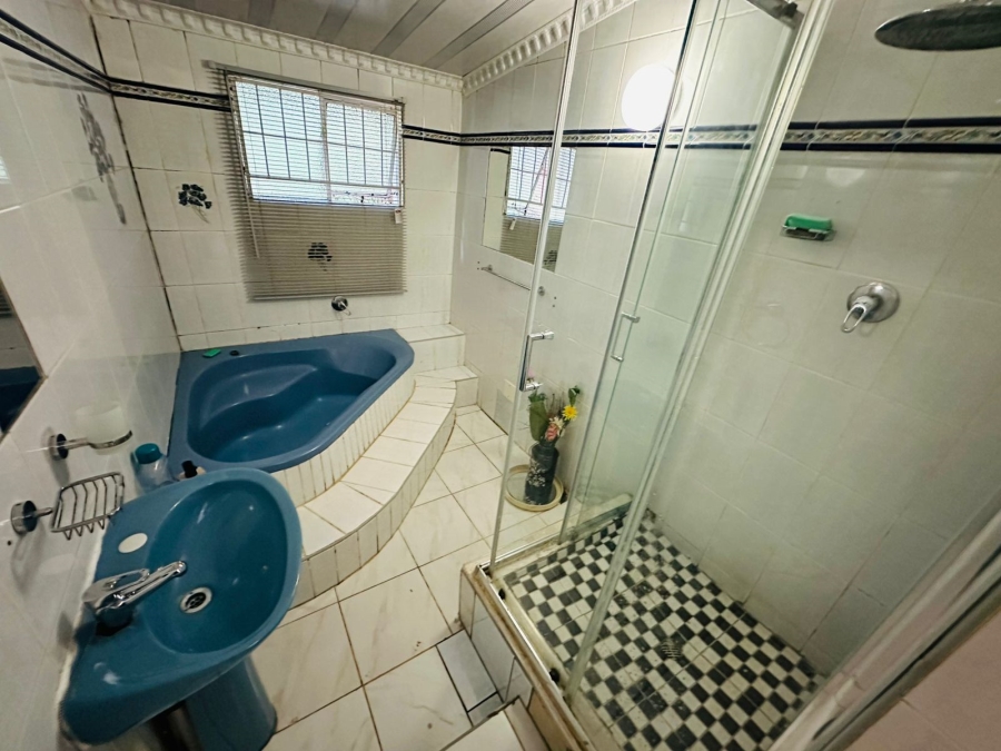 5 Bedroom Property for Sale in Blackridge KwaZulu-Natal